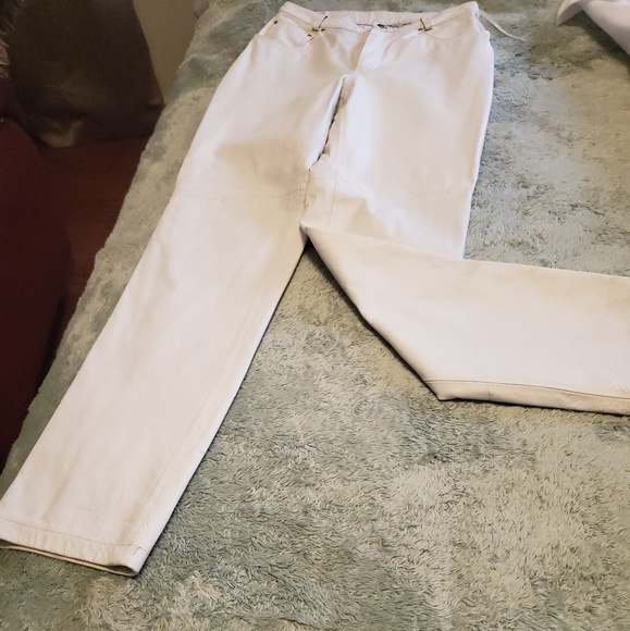 pants - Picture 2 of 3